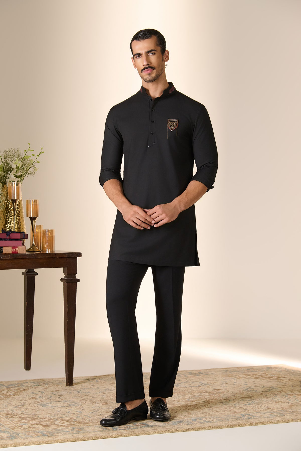 Black Crest Detail Kurta