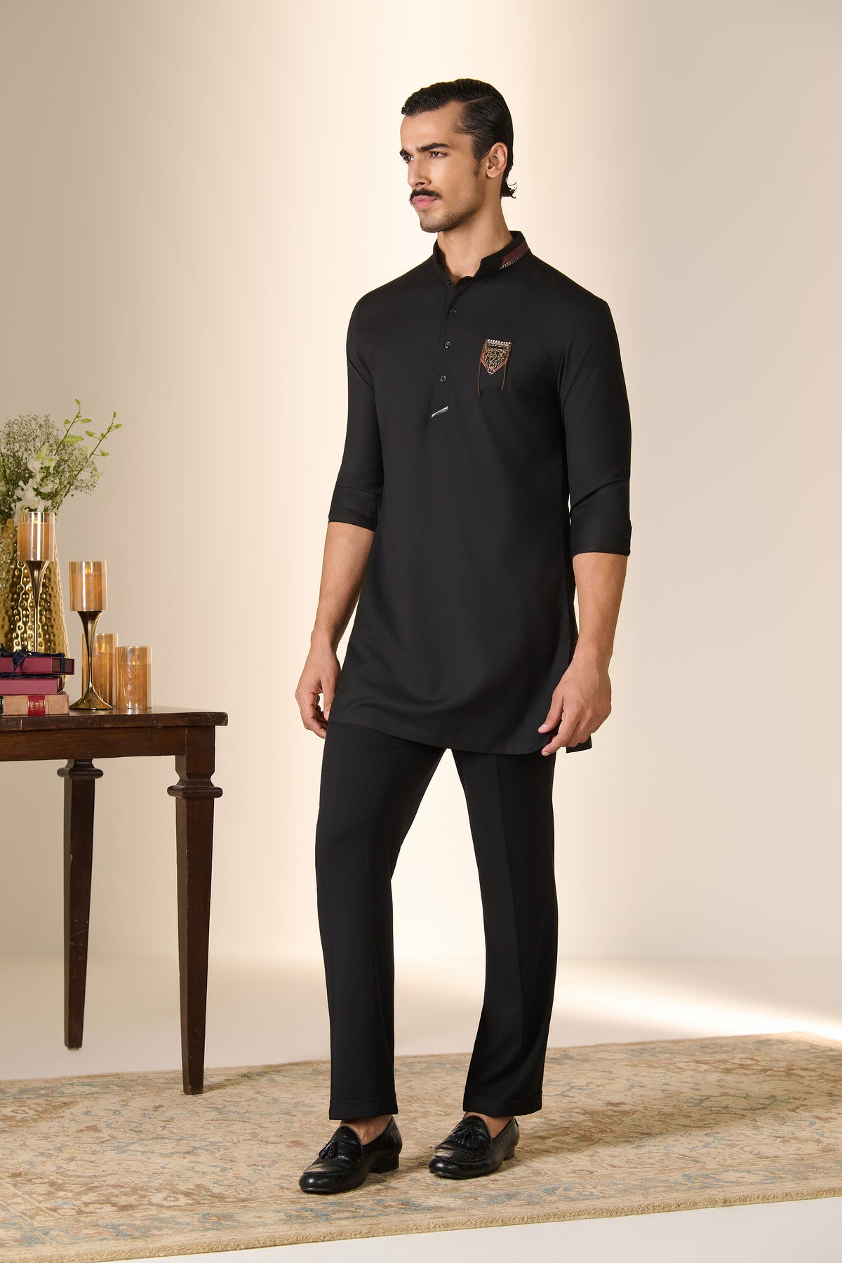 Black Crest Detail Kurta