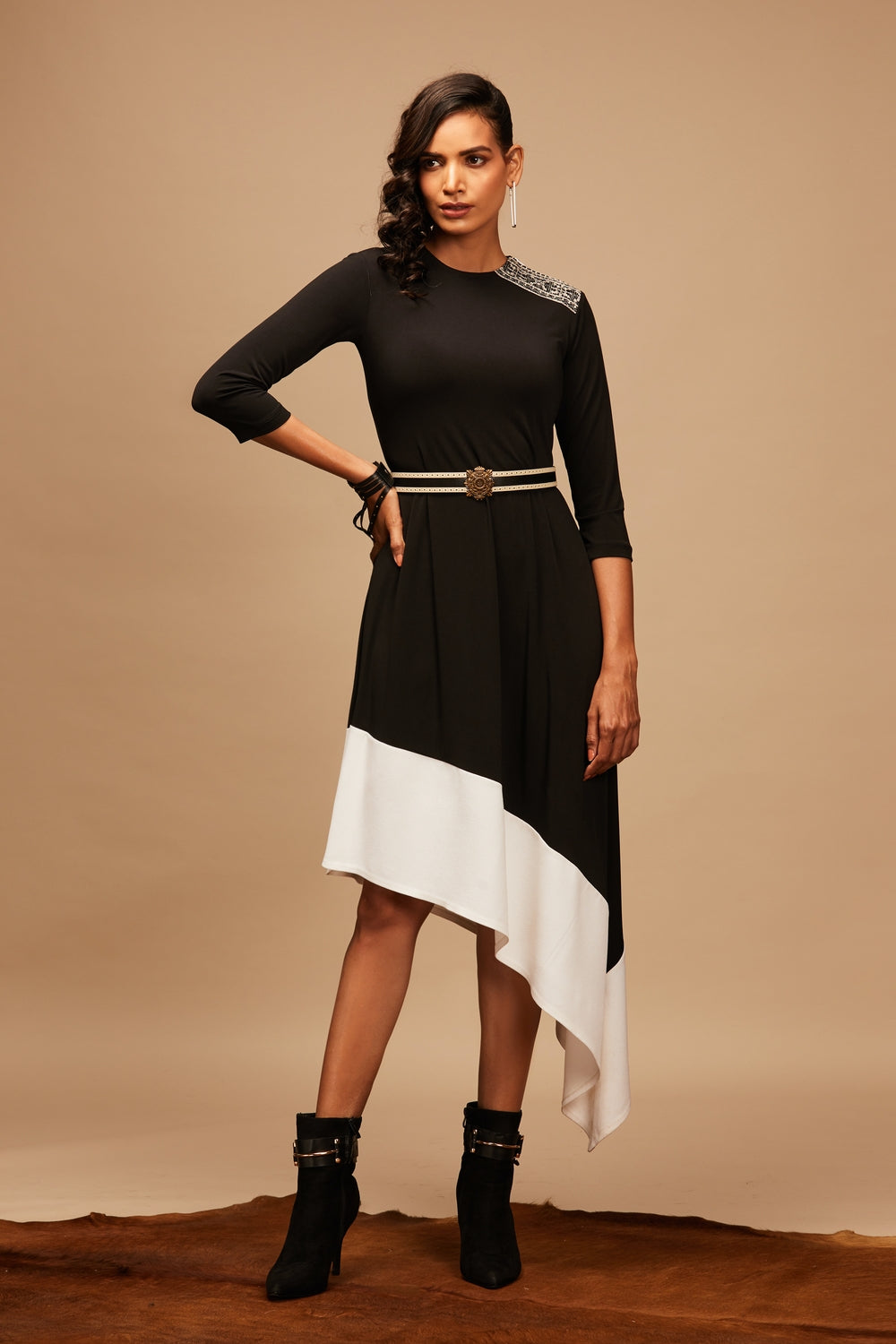 Asymmetric Black and White Colour Block Kurta