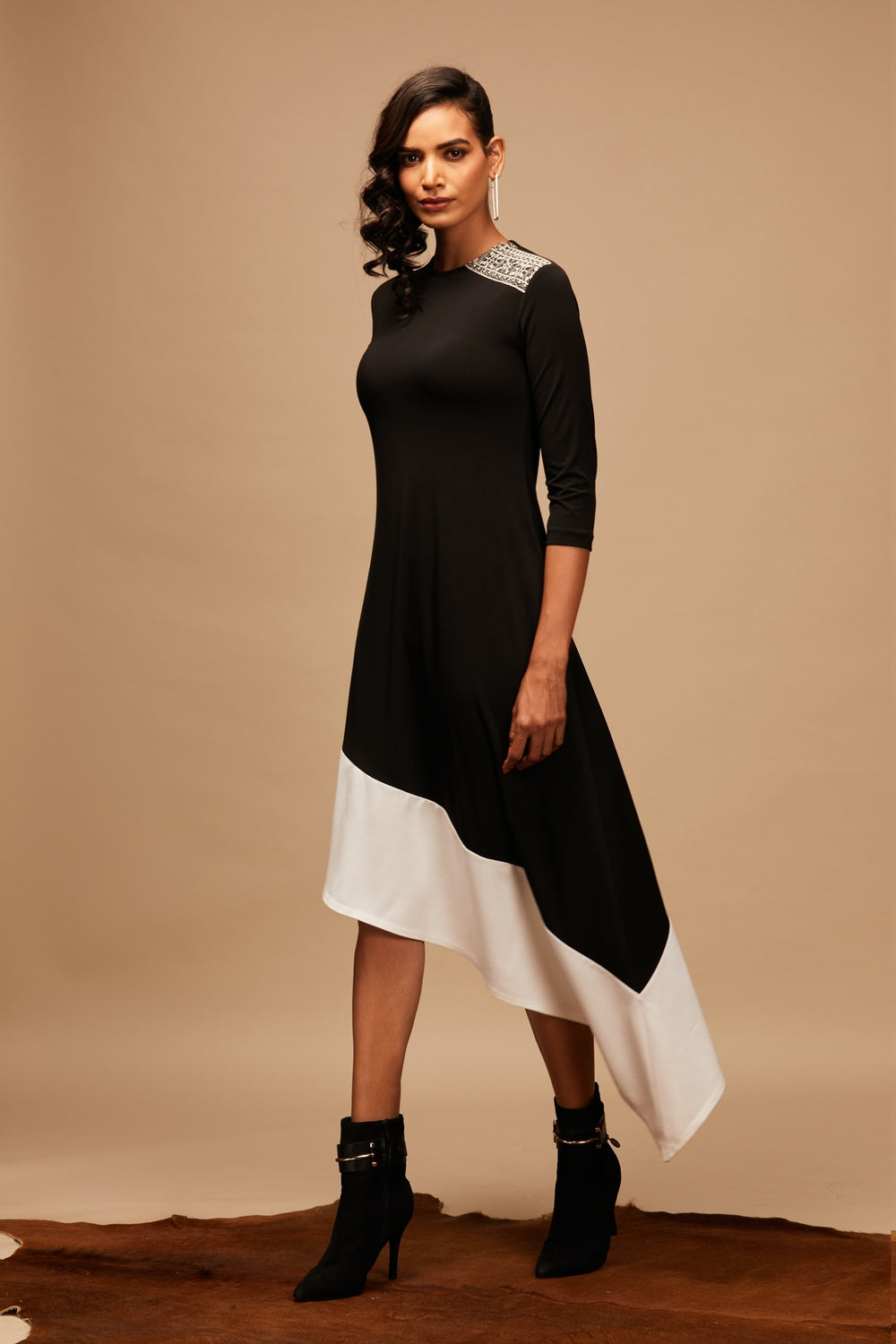 Asymmetric Black and White Colour Block Kurta