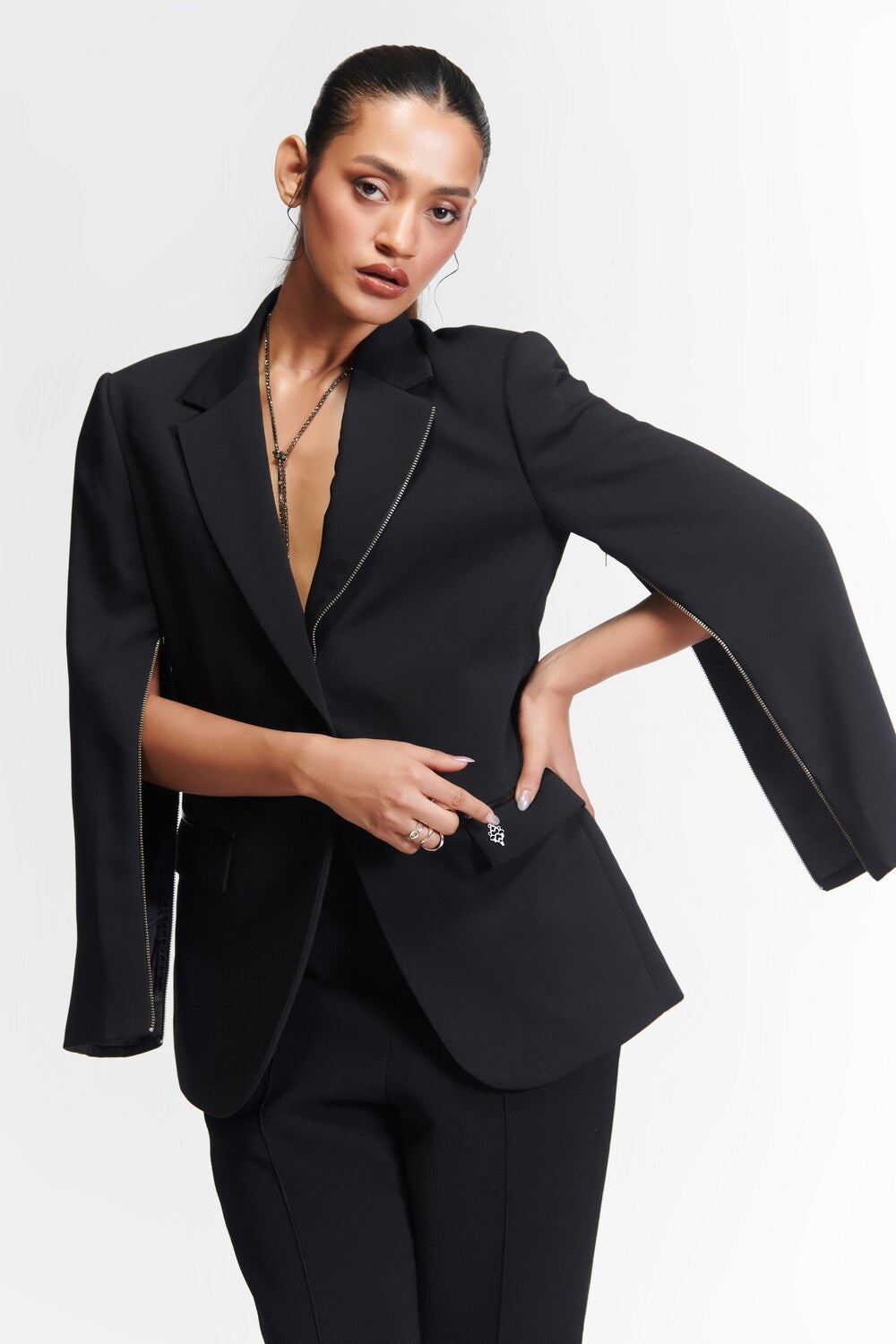 Black Anti-Trend Zipped Jacket