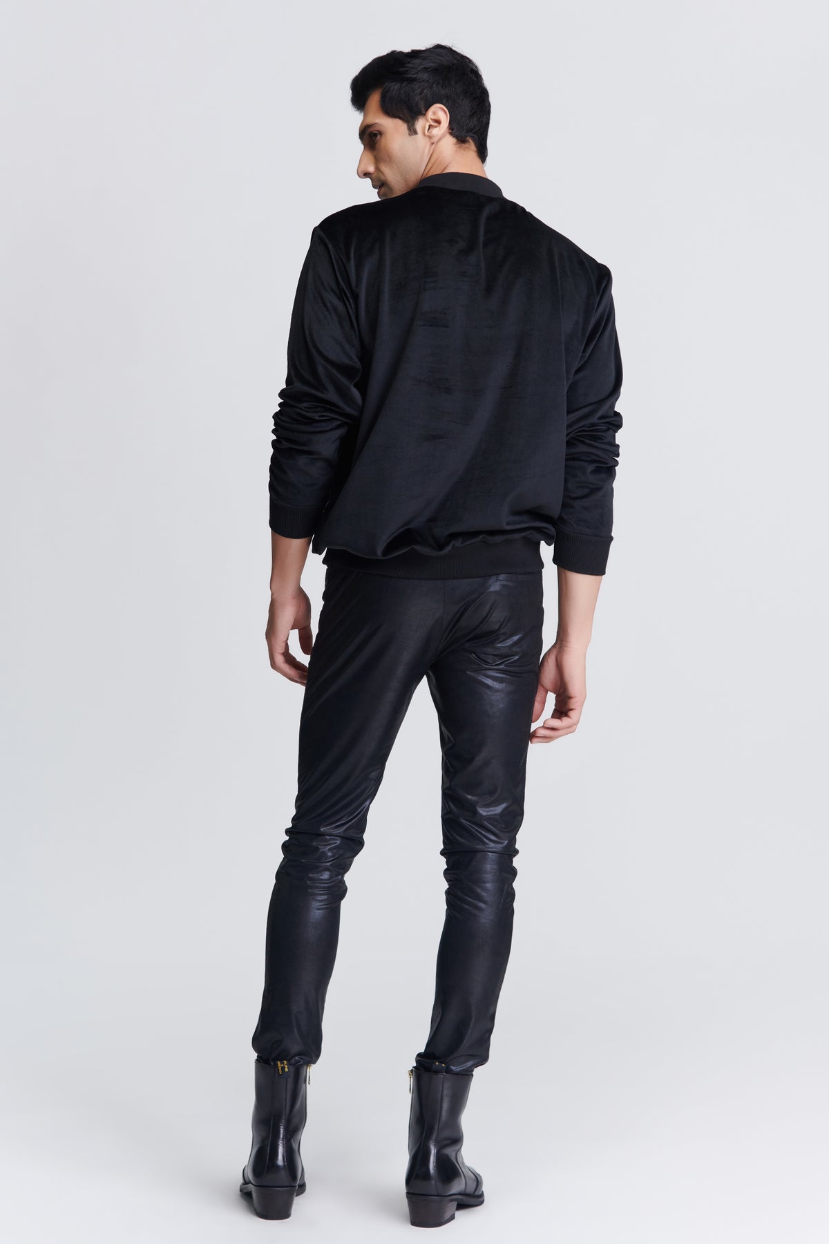 Black Crested Sweatshirt