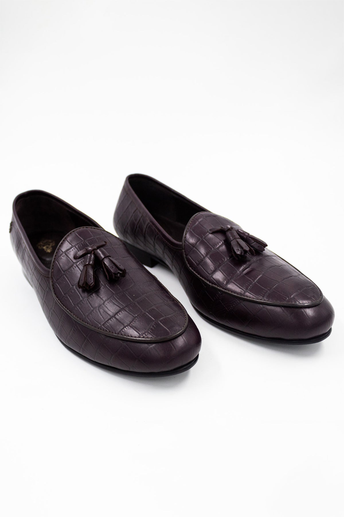 Cherry Croco Texture Leather Shoes