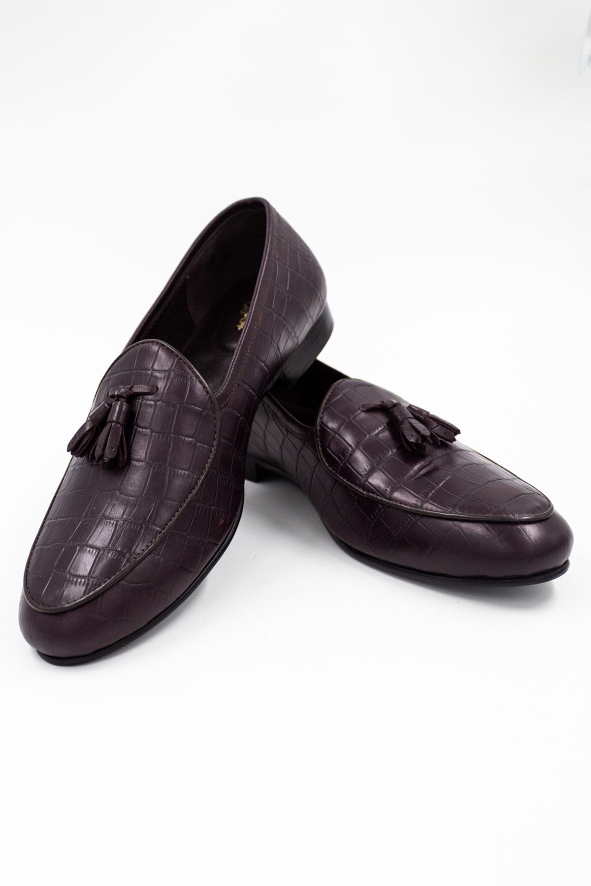 Cherry Croco Texture Leather Shoes