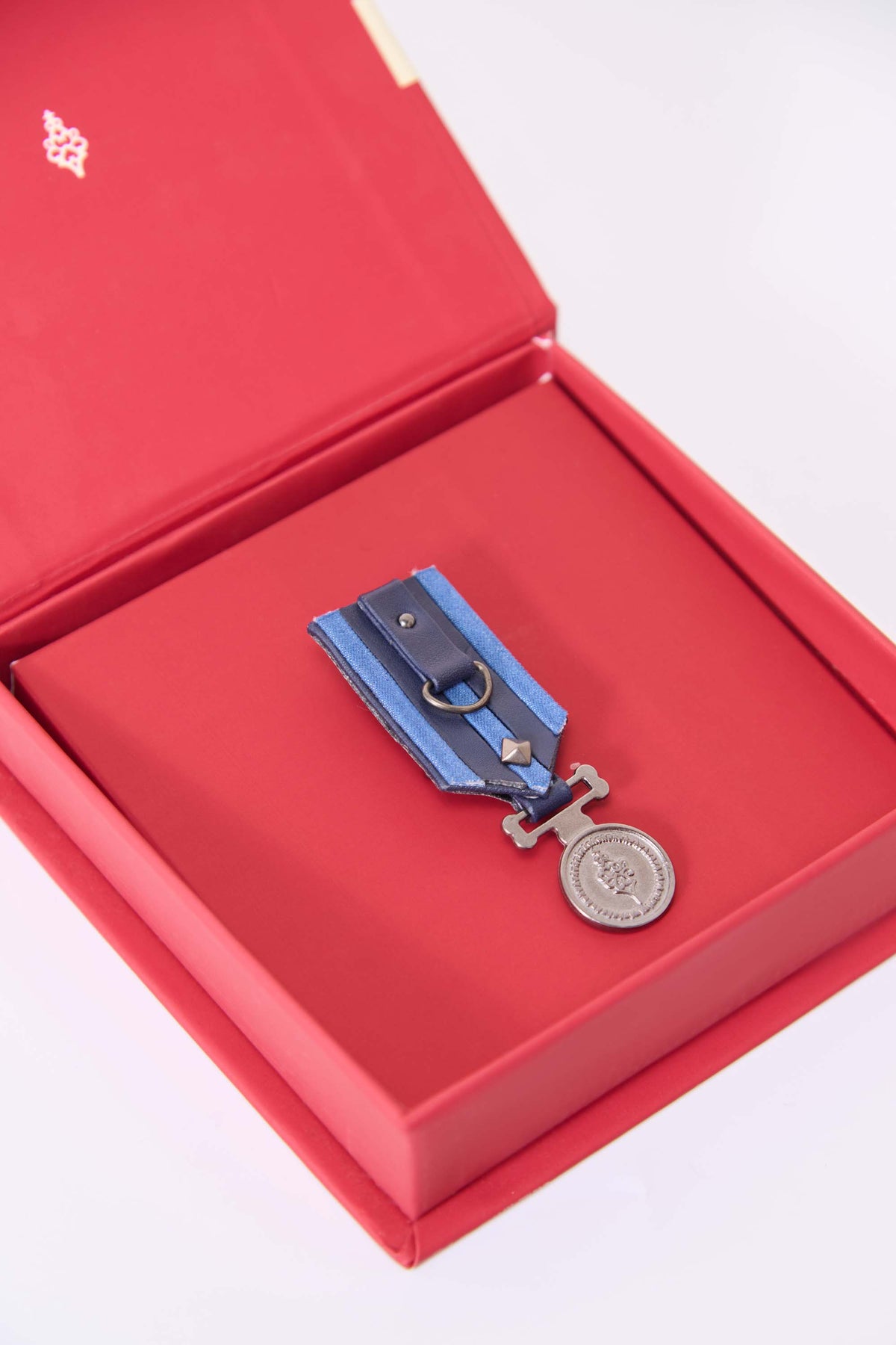 Navy Adamas Coin Brooch