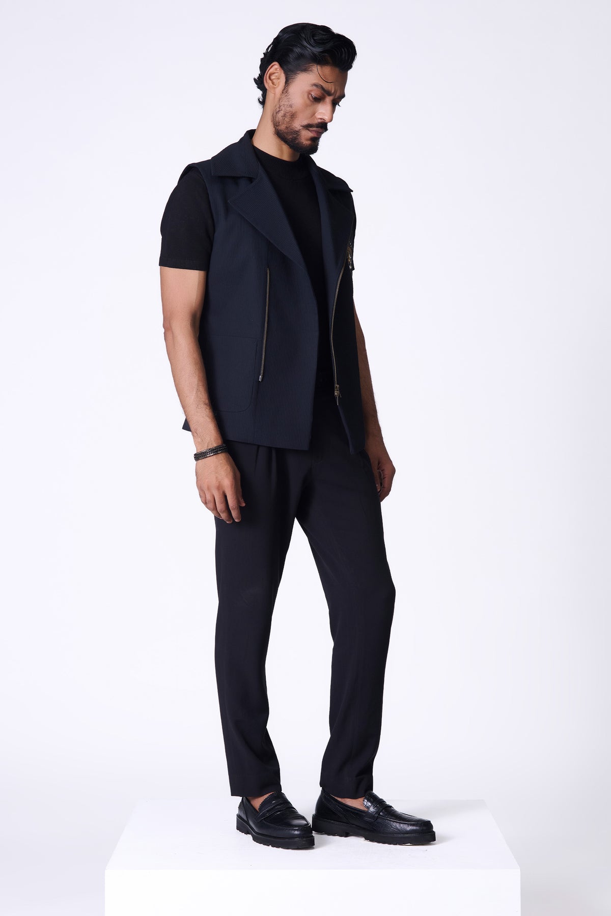 Black Anti-Trend Zipped Waistcoat